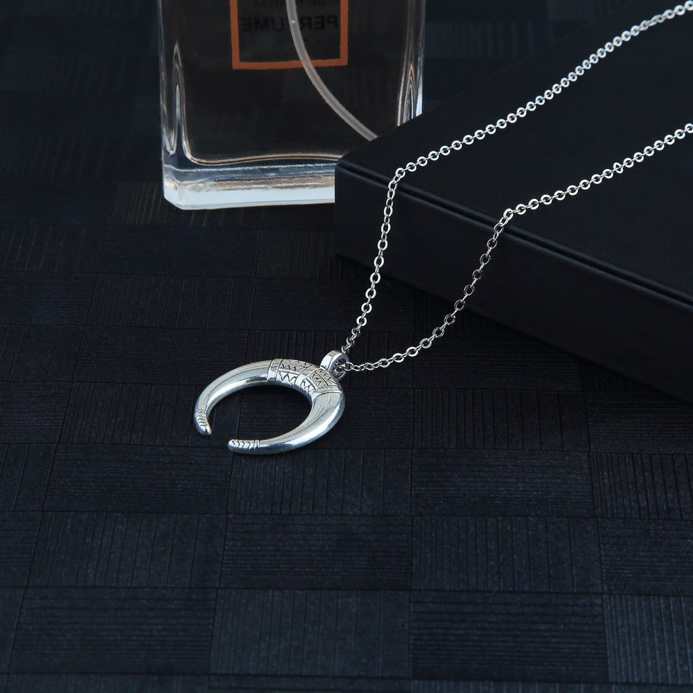 Moon horn necklace