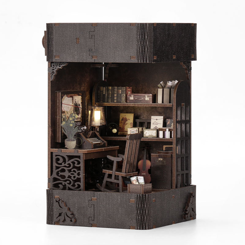 Bookshelf decoration "Sherlock Holmes"