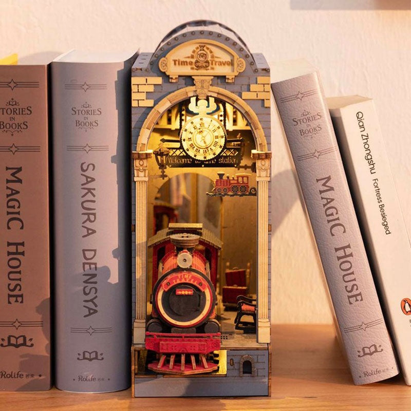 Bookshelf decotarion "Fairytale"